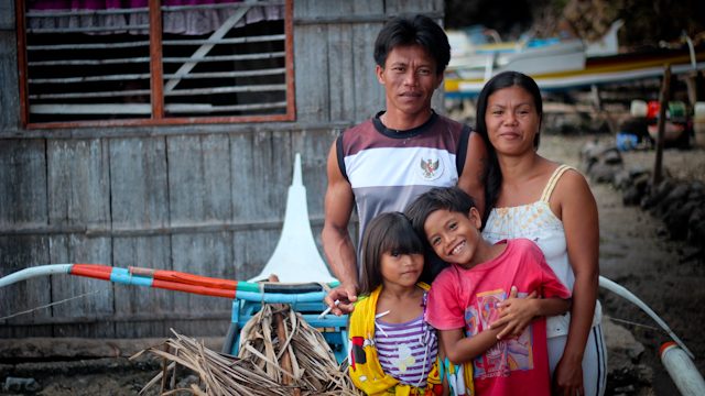 Alfrede Lahabir and his family. His wife has opted for Filipino citizenship for his children, making him the only Indonesian in the household. Photo by Mick Basa / Panglantaw Mindanao
