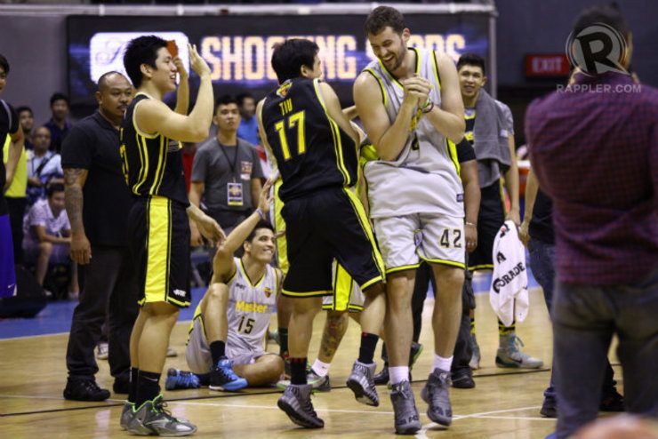 Chris Tiu and Kevin Love body bump at the Master Game Face Challenge. Photo by Josh Albelda/Rappler