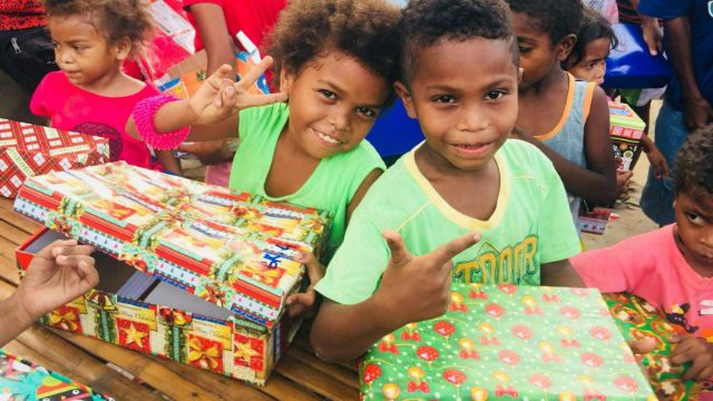 ALL SMILES. Kids from the Badjao community in Mabalacat, Pampanga were some of the thankful recipients of gifts from My Dream in a Shoebox. 