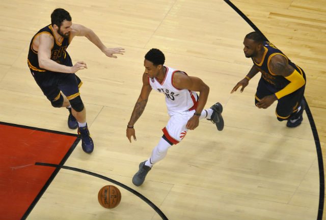 Raptors hand Cavs first playoffs loss in Game 3