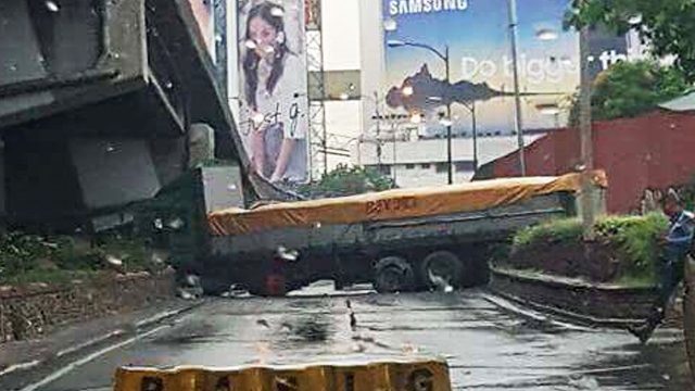 Truck crash in Pasig causes 9-hour traffic jam