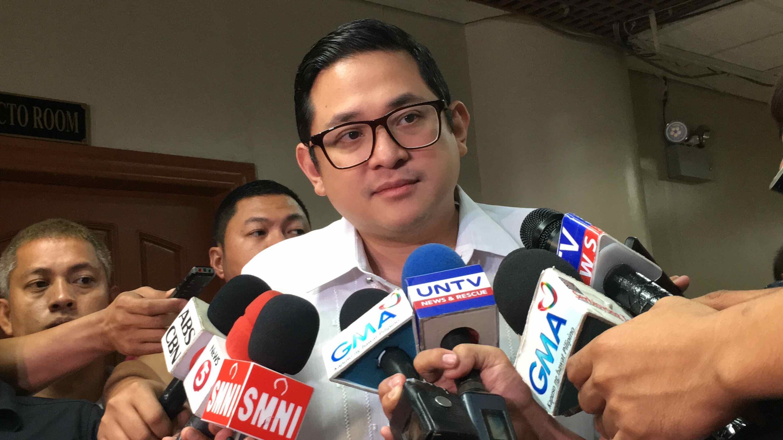 Bam Aquino demands public apology from Aguirre over fake news