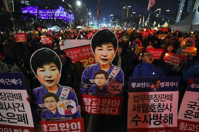 South Korea protesters demand president’s removal, ferry salvage