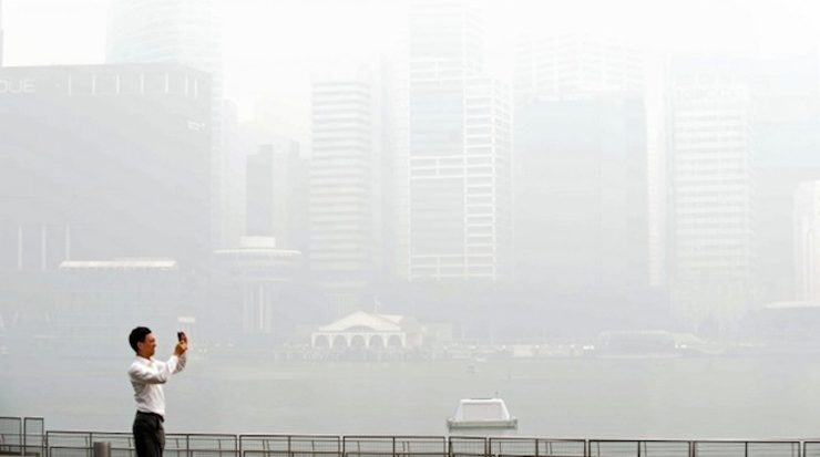 Singapore to pursue firms over fires, despite Indonesian ire