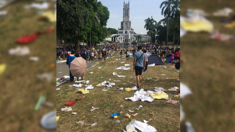 Netizen mengecam umat dan wisatawan yang meninggalkan sampah di situs Pekan Suci