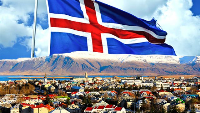 Iceland slashes interest rate to record low