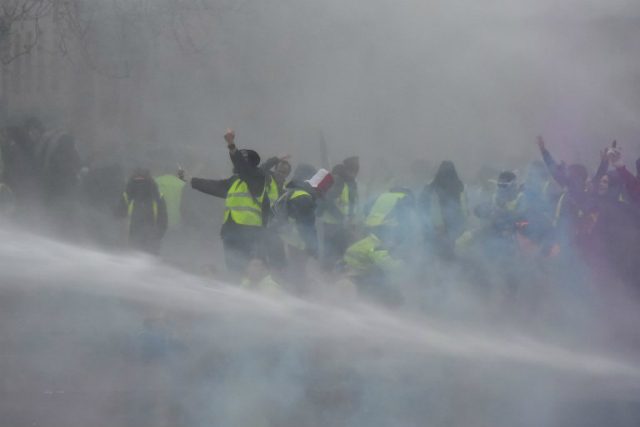Macron calls for order after ‘yellow vest’ attack on police