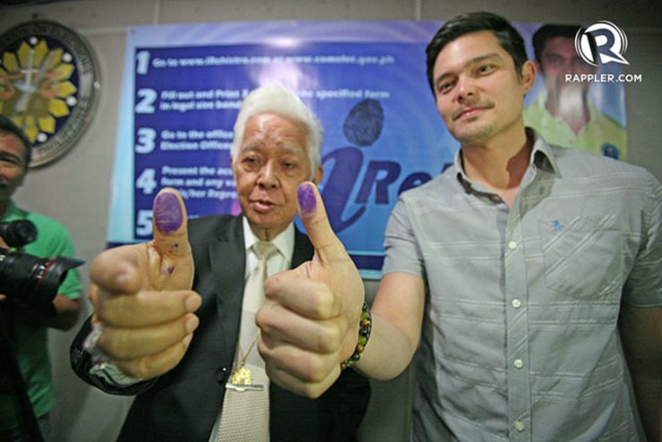 LAUNCH. Comelec Chairman Sixto Brillantes Jr and NYC Commissioner and actor Dingdong Dantes at the launch of the iRehistro project on Friday, October 24. Jose Del/Rappler