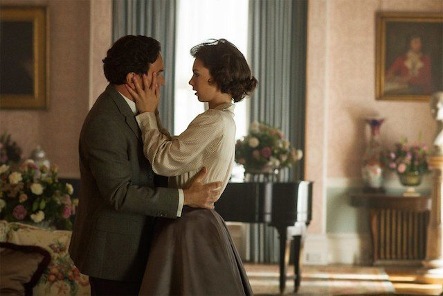 Kisah cinta Putri Margaret dan Peter Townsend ikut diceritakan di serial 'The Crown'. Foto dari Netflix. 