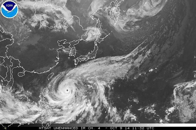 Japan braces for powerful typhoon Vongfong