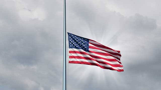 US lowers flags to half-staff in honor of Paris victims