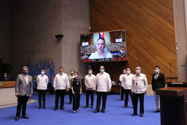 STANDING BY THE SPEAKER. Ranking members of the House pose for a photo while Speaker Alan Peter Cayetano defends the anti-terror bill via Zoom on June 5, 2020. Photo courtesy of PPAB  