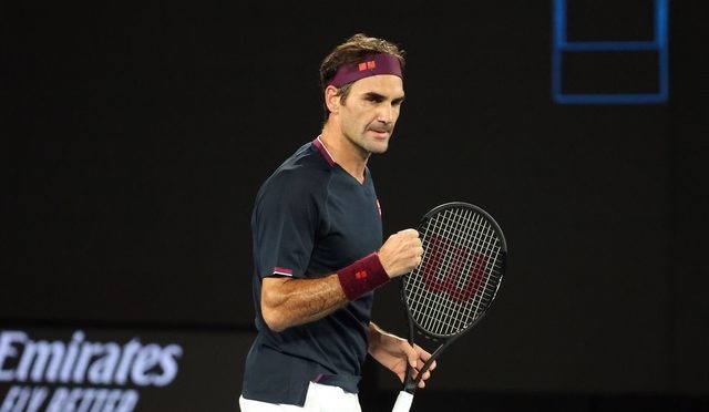 Federer survives five-set epic at Australian Open