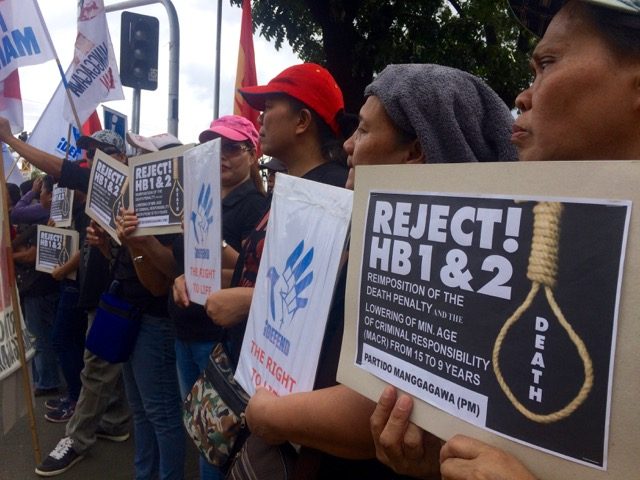 Kelompok hak asasi manusia melakukan unjuk rasa, meminta Kongres untuk membatalkan RUU hukuman mati
