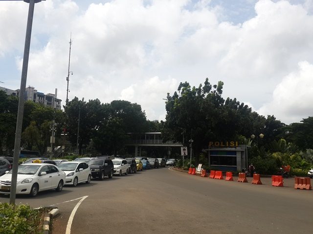 Kantor polisi lalu lintas yang berada di depan beberapa gedung pemerintah seperti Kementerian ESDM dan Gedung Sapta Pesona Kementerian Pariwisata. Foto oleh Uni Lubis/Rappler  