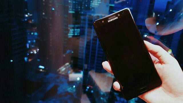 US warns against using Samsung Galaxy Note 7 on planes