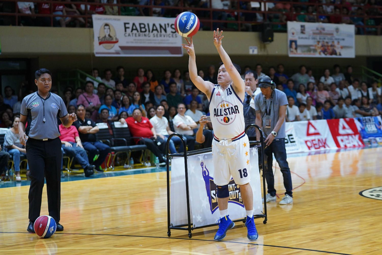 BANG. Special Assistant to the President Bong Go's partnership with PBA great Allan Caidic didn't quite live up to the billing. Photo by PBA Images 