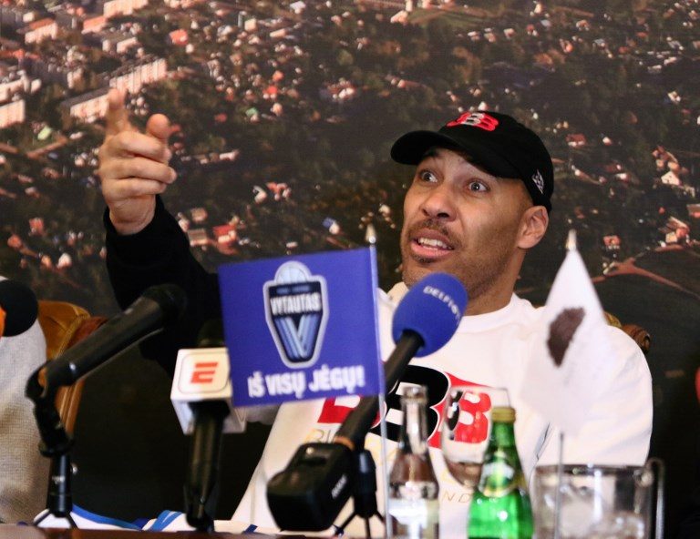 LaVar Ball creates stir after claiming coach Walton has lost confidence of Lakers players