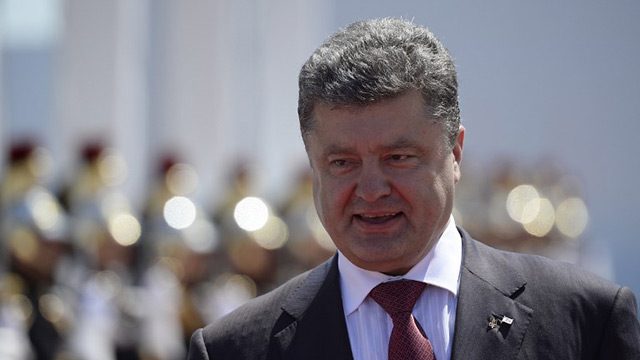 Poroshenko sworn in as president with Ukraine facing civil war