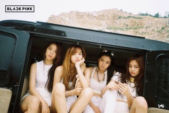 YG Entertainment memperkenalkan girlband terbarunya, Black Pink, yang beranggotakan Jenny, Lisa, Jisoo, dan Rose. Foto dari YG-life.com 