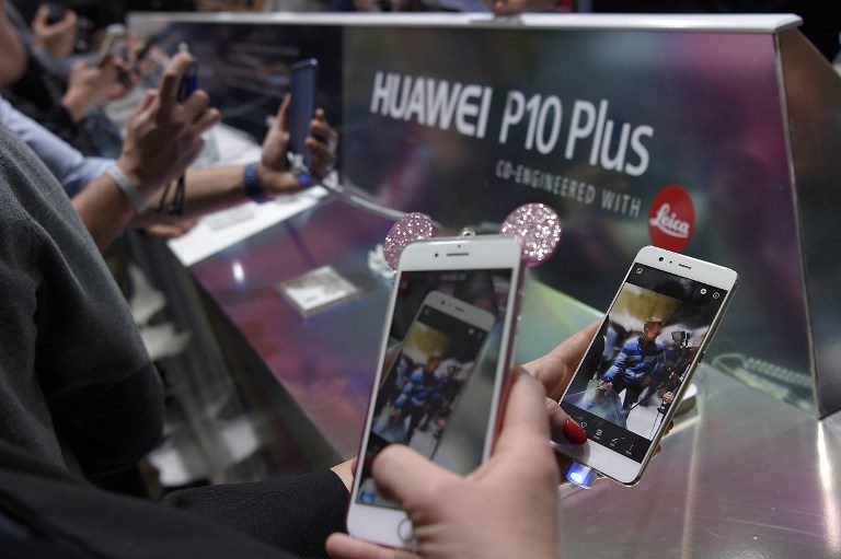 Huawei’s P10 smartphone line takes aim at ailing Samsung