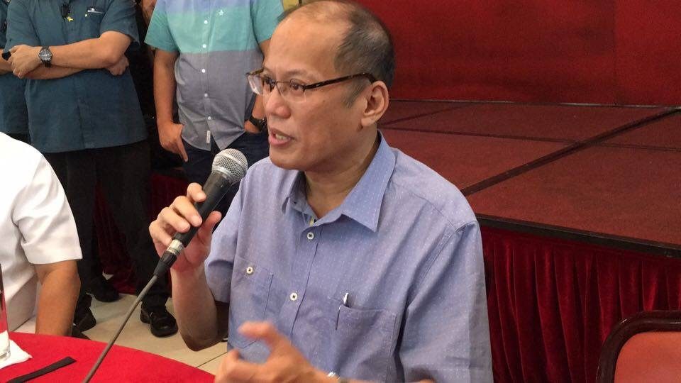 Aquino offers to help Duterte beyond transition