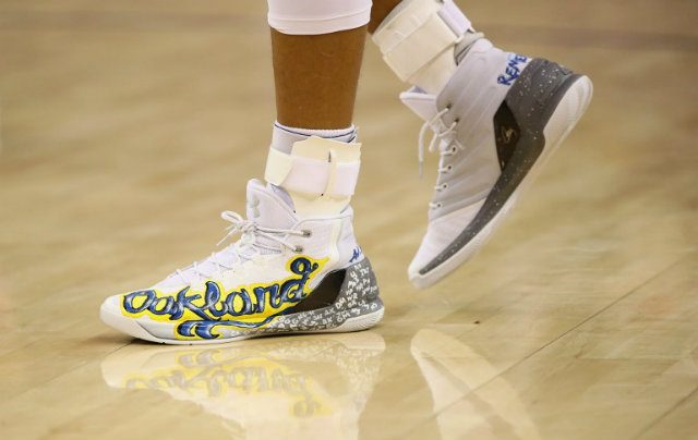 Curry’s game-worn shoes sell for $30,000