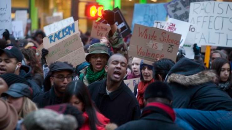 Thousands rally across US over police killings