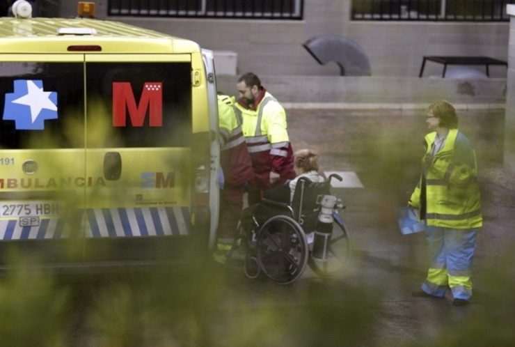 Spanish medics blame budget cuts for Ebola infection