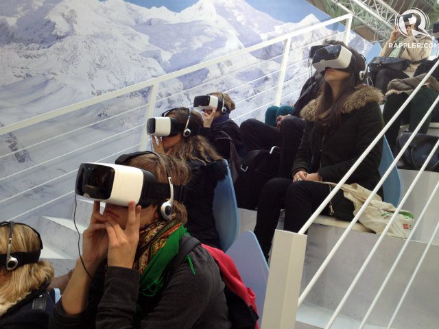 LEARNING. Virtual reality headsets take Parisians to snow mountains to learn about the impacts of climate change. 