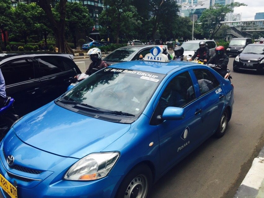 Indonesia gives Grab, Uber ultimatum after protest from cab drivers