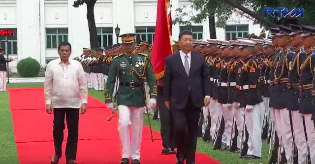 Breach in protocol over PH presidential flag during Xi’s state visit