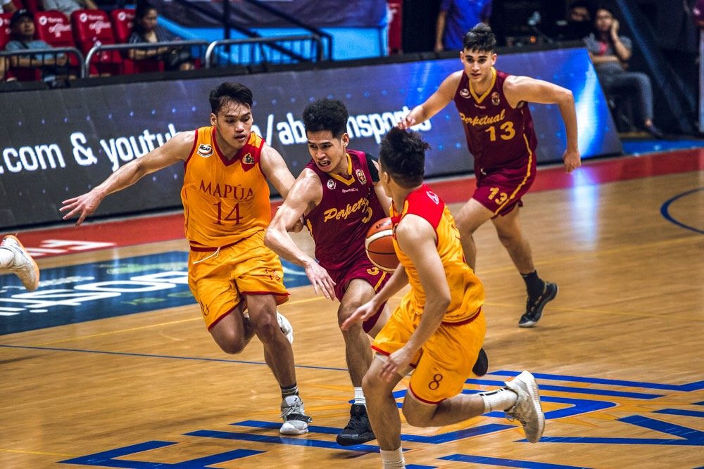 CONTENDERS. Edgar Charcos and Perpetual Altas narrow the score gap in the second half against the Mapua Cardinals. Photo by Kyle Janremy Bustos/Rappler 