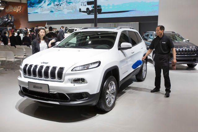 Fiat Chrysler recalls 1.4M vehicles after Jeep hacked