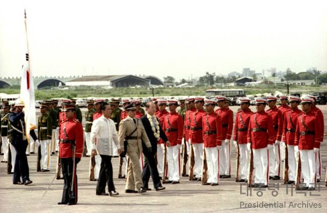 Then South Korean president Chun Doo-hwan in Manila in July 1981. Photo from South Korea Presidential Archives