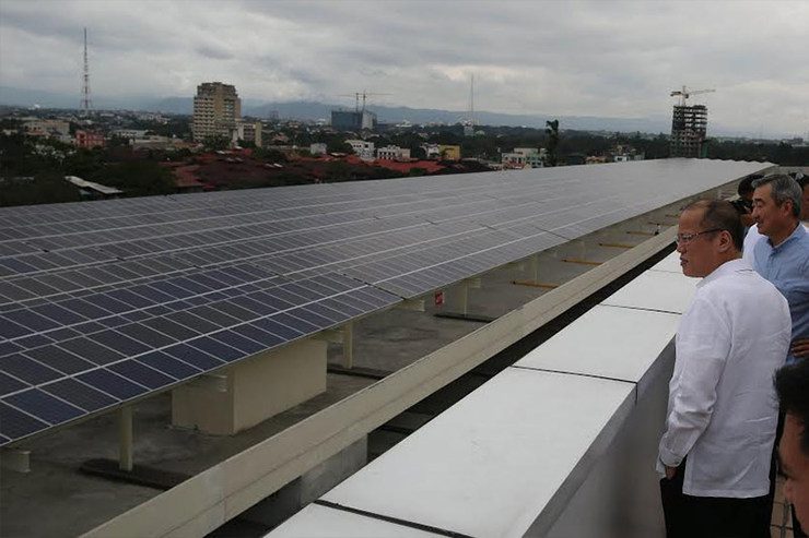 Aquino, SM ‘switch on’ largest solar rooftop in the PH