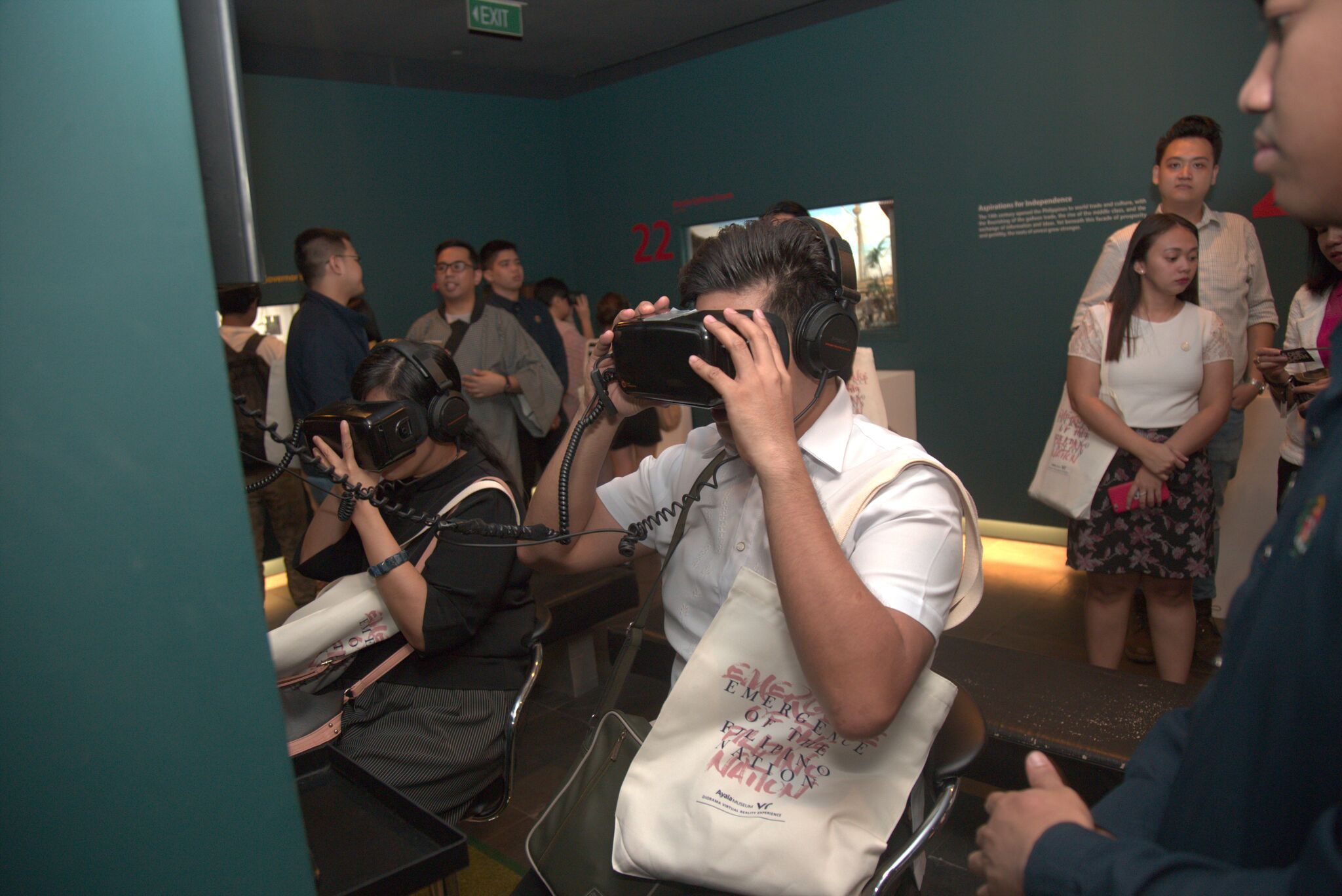 HISTORY MEETS THE FUTURE. Dioramas are now being given the VR 360º treatment. Photo from Ayala Museum 