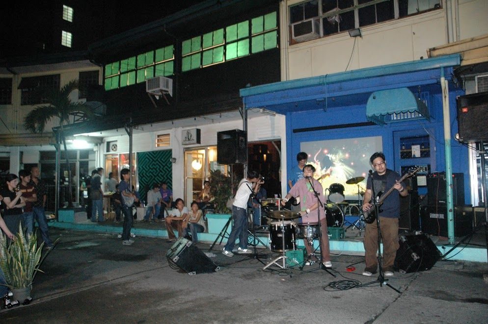 LIVE ACT. The Sleepyheads perform in front of Black Soup. Photo courtesy of MM Yu 