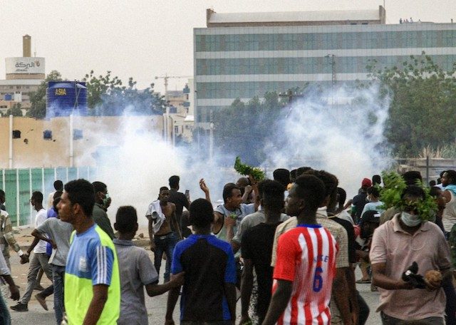 Thousands mourn protesters killed in Sudan raid