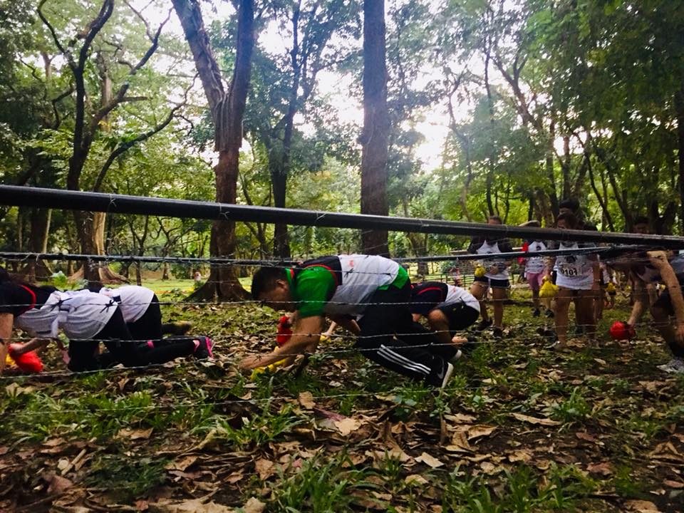 FIGHTING FOR LIFE. One of the fun run's tracks feature barbed wires – an infamous icon during Martial Law. Photo from 'The Great LEAN Run' Facebook page   