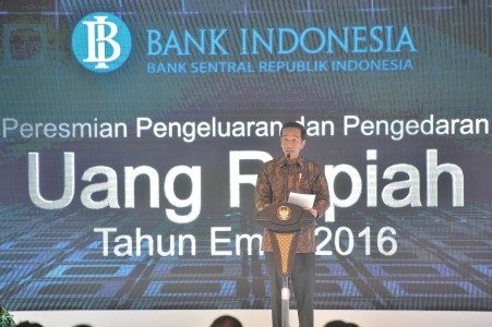 Presiden Joko Widodo memberikan arahan saat peluncuran uang rupiah kertas dan logam tahun emisi 2016 di Gedung Bank Indonesia, Jakarta, Senin (19/12). Foto oleh Yudhi Mahatma/ANTARA 
