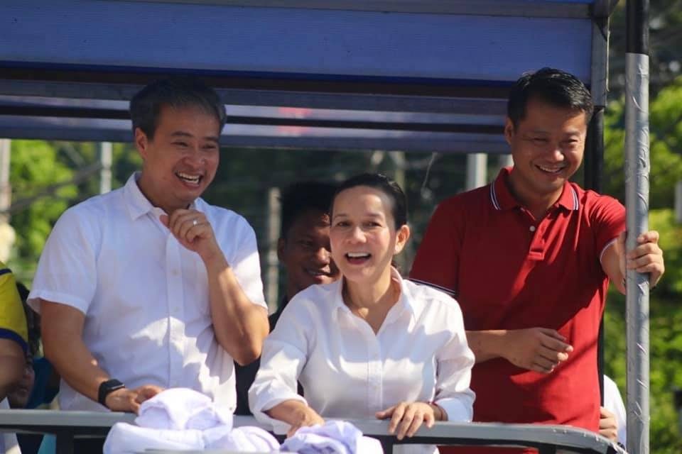 ALLIES. Senators Sherwin Gatchalian and Joel Villanueva join Poe's motorcade in Bulacan.
Photo from Poe's official Facebook account  