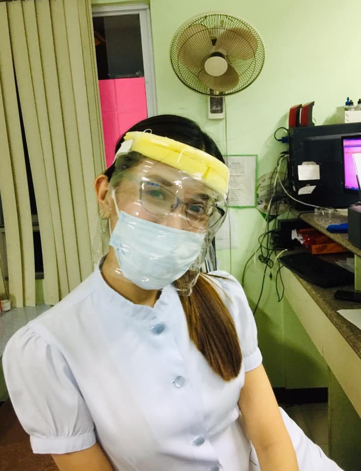 PERSONAL EFFORT. A medical frontliner post a photo of how she used excess foam and plastic container to make her own PPE. Photo by OJ Sunga 