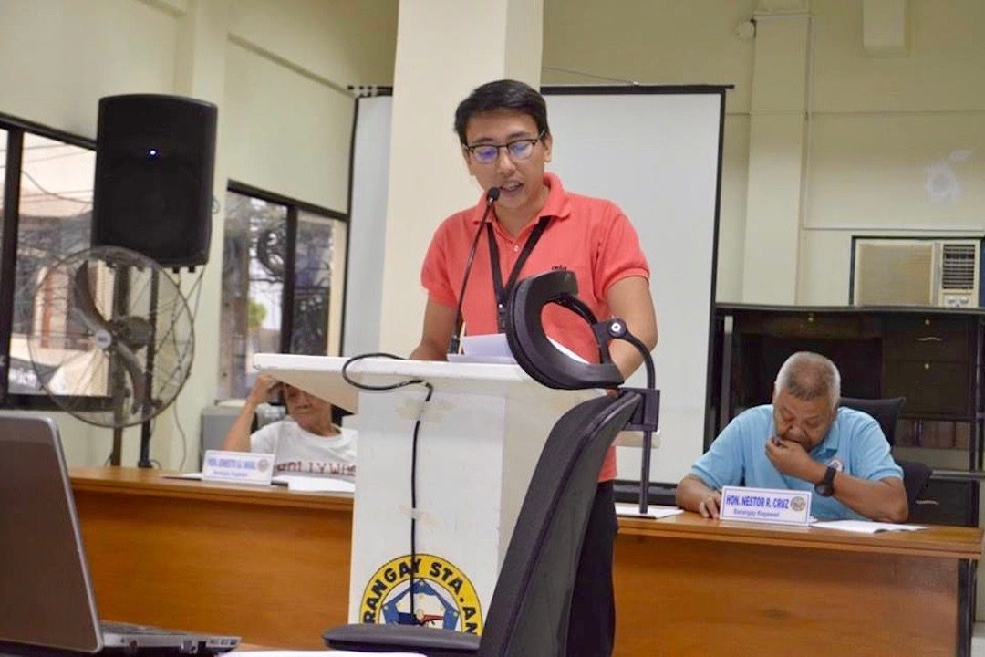 YOUNG LEADER. Barangay councilor Tobit Cruz speaks before the Barangay Council in Sta Ana, Taytay, Rizal. Photo from Cruz 