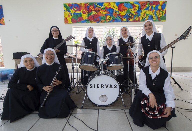 Rock and roll nuns to perform for Pope Francis in Panama World Youth Day