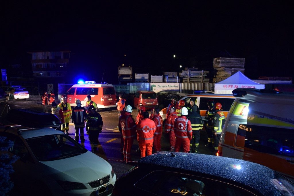 6 Germans killed as car plows into pedestrians in Italy