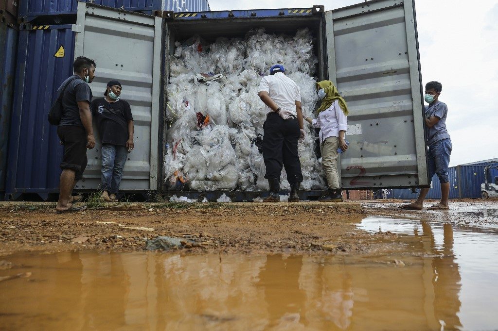 Indonesia to return 49 containers of waste to Europe, U.S.