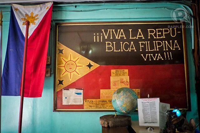 REPLICA. The original Philippine flag of 1896 at the headquarters of the International Flag House.