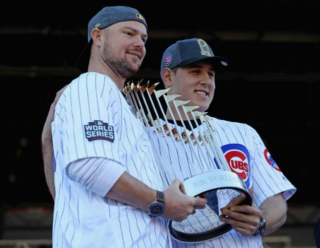 Cubs repair World Series trophy after Boston damage