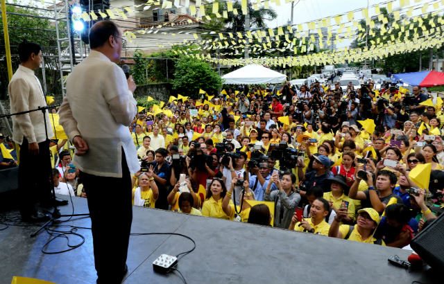 WATCH: Noynoy Aquino goes home to Times Street